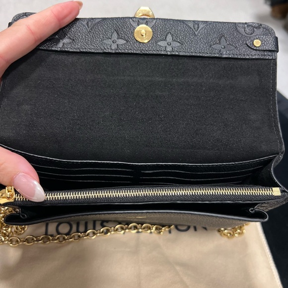 Louis Vuitton Vavin chain wallet in black - Picture 4 of 10